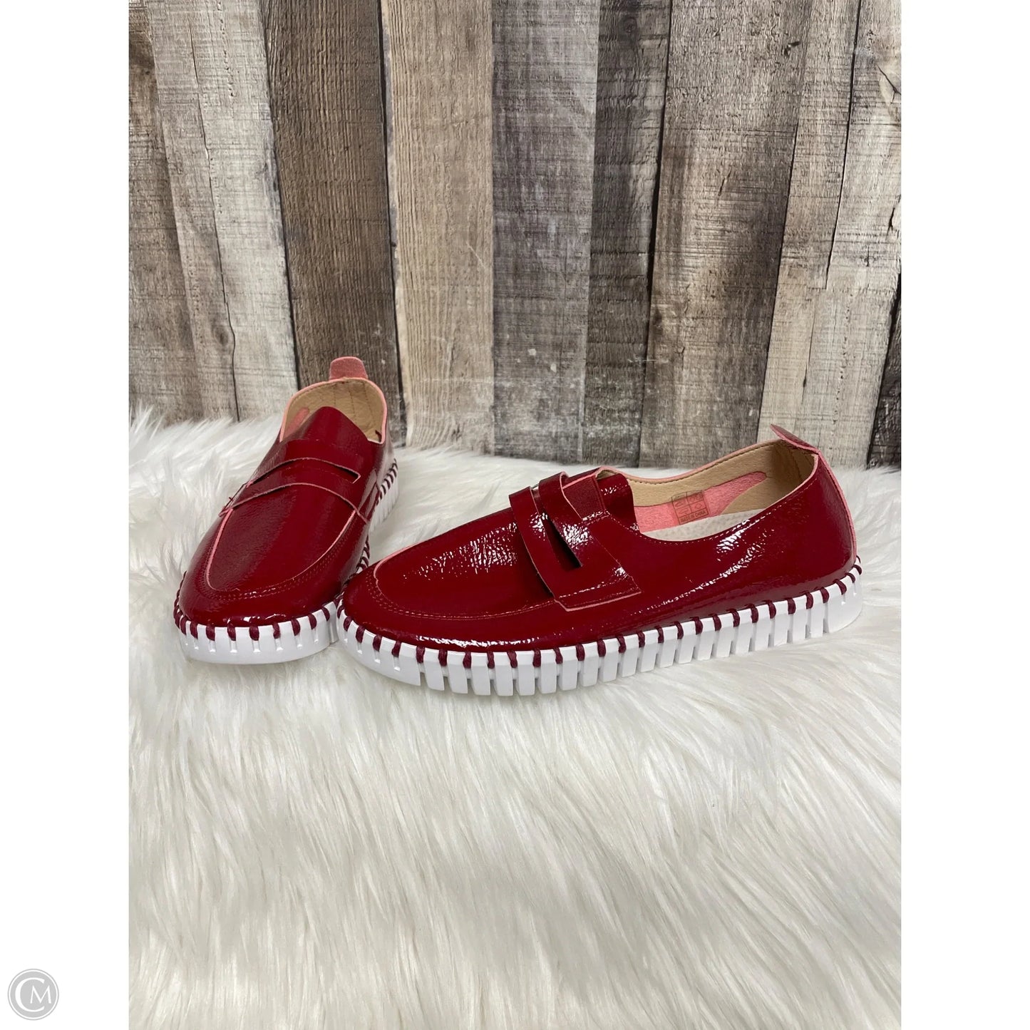 Shoes Flats By Cmc In Red & White, Size: 7
