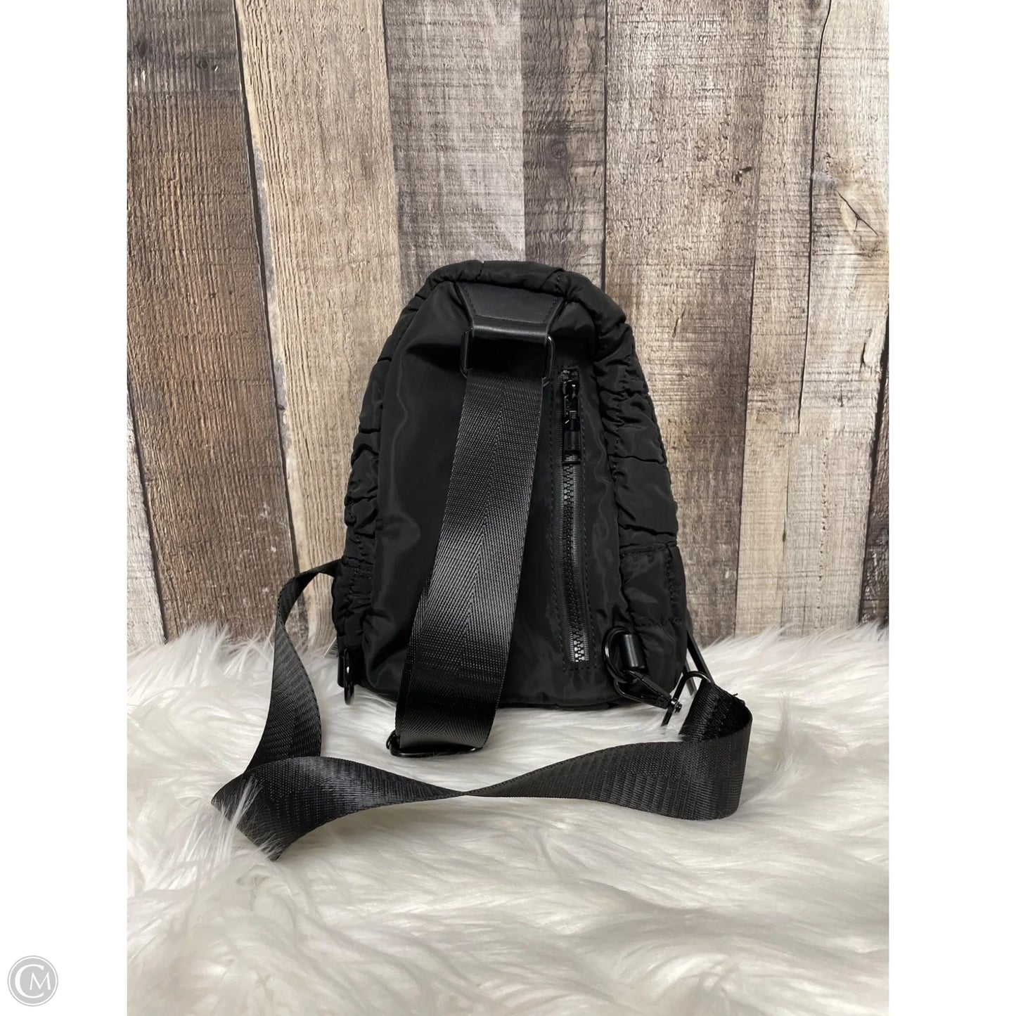 Crossbody By Urban Expressions, Size: Medium