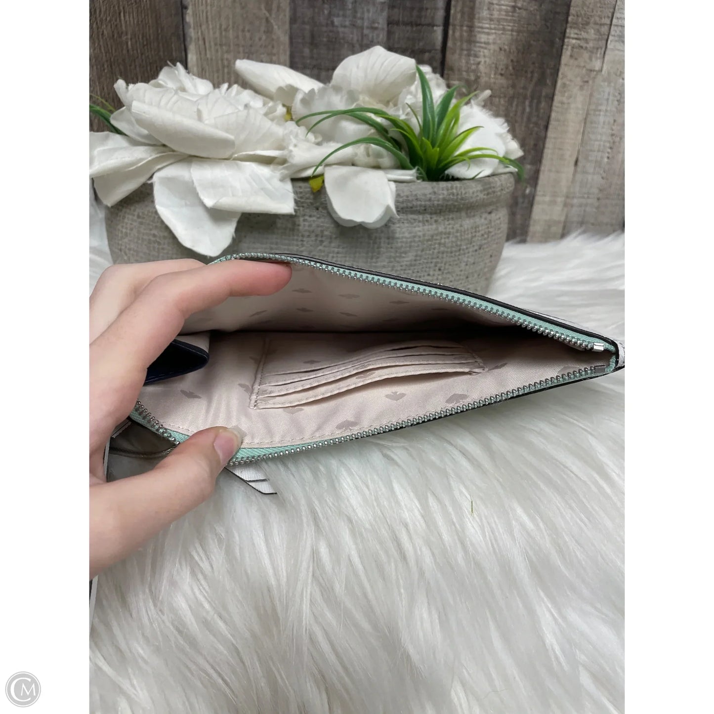 Wristlet Designer By Kate Spade, Size: Medium