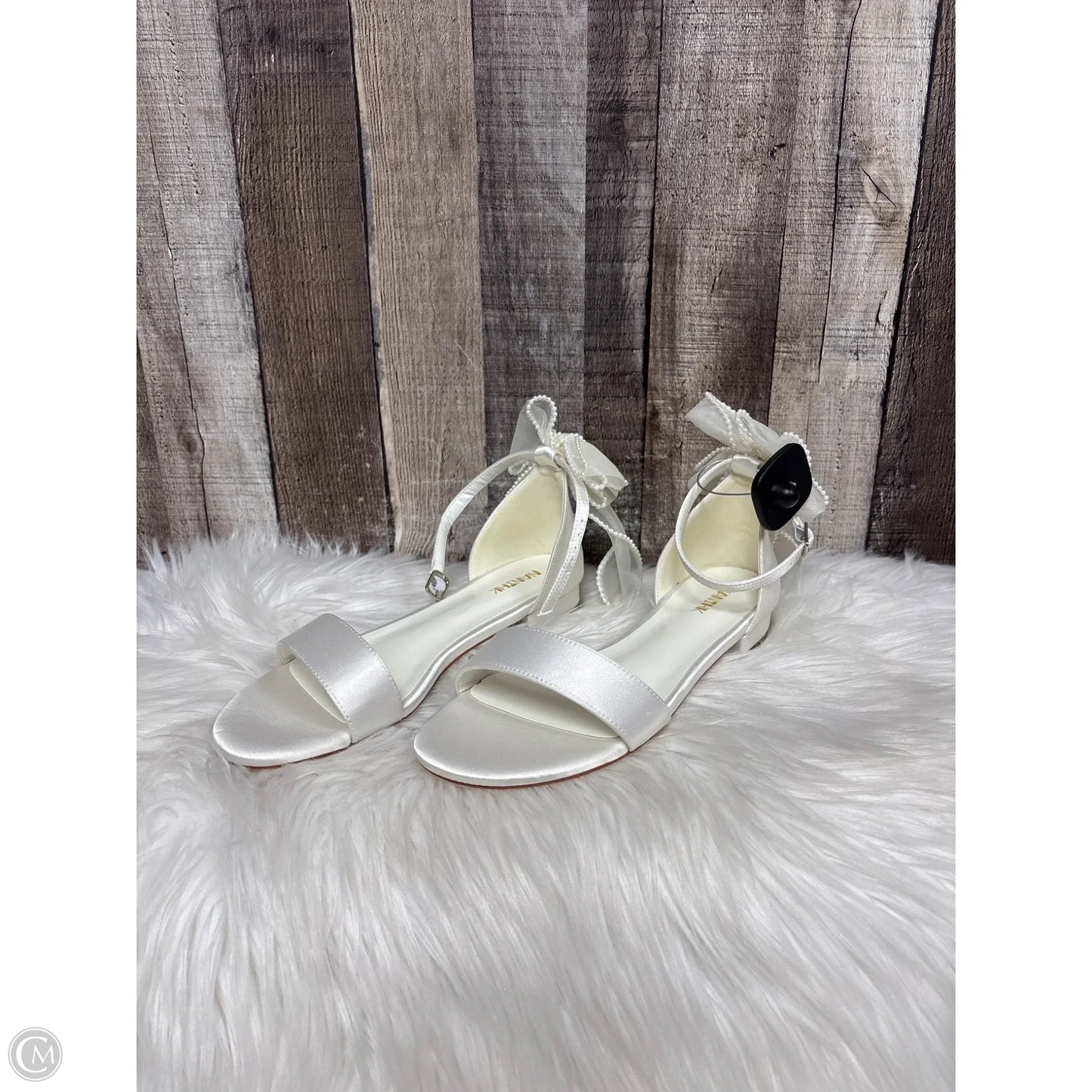 Sandals Flats By Cme In Cream, Size: 10