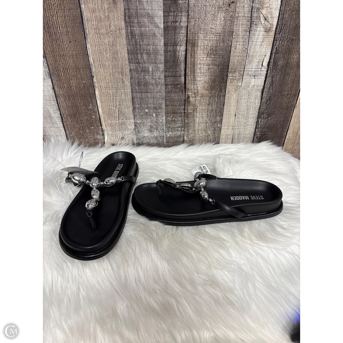 Sandals Flats By Steve Madden In Black & Silver, Size: 7