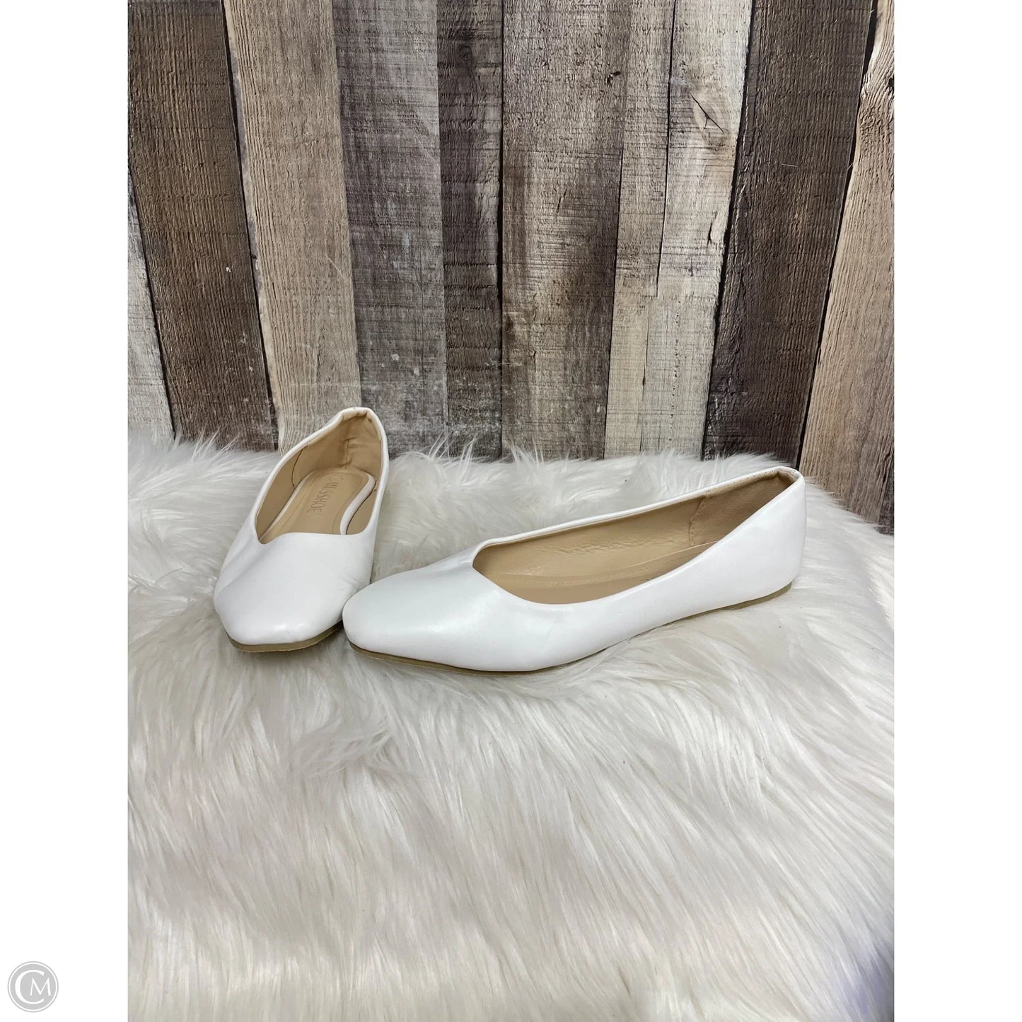 Shoes Flats By Clothes Mentor In White, Size: 7