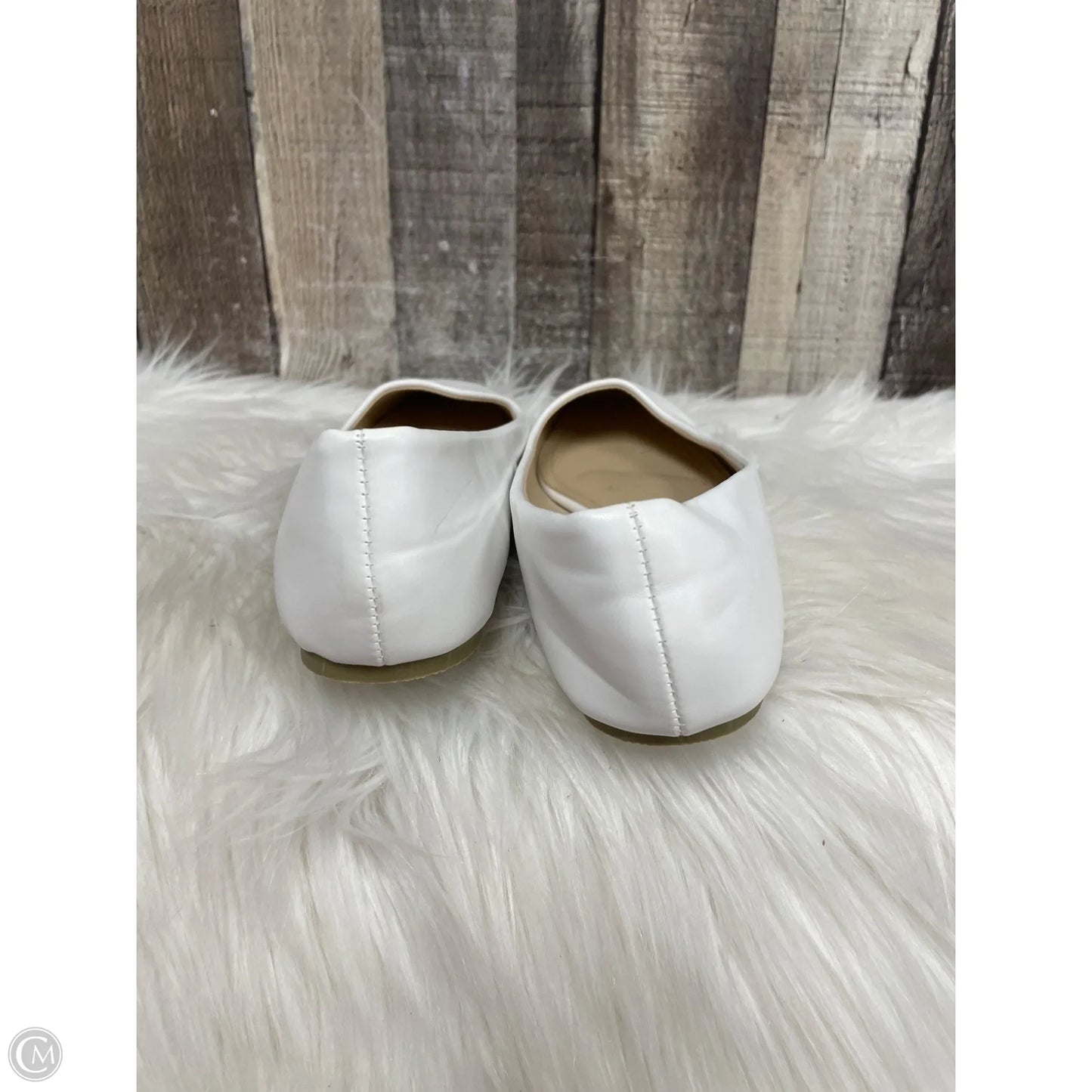 Shoes Flats By Clothes Mentor In White, Size: 7