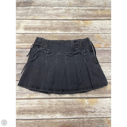 Skirt Mini & Short By Le Lis In Grey, Size: M