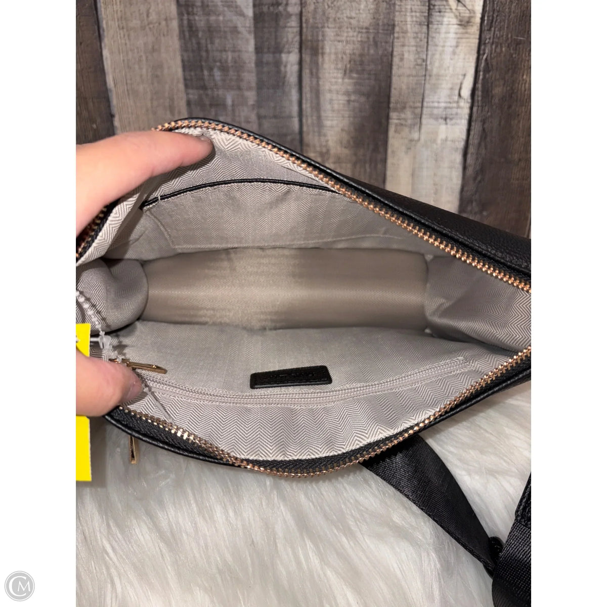Crossbody By Cme, Size: Medium