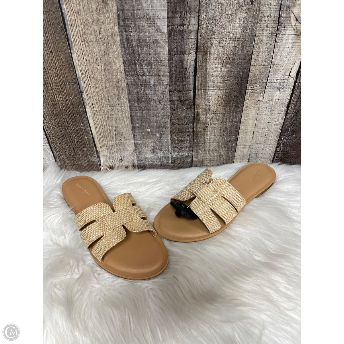 Sandals Flats By Universal Thread In Tan, Size: 8