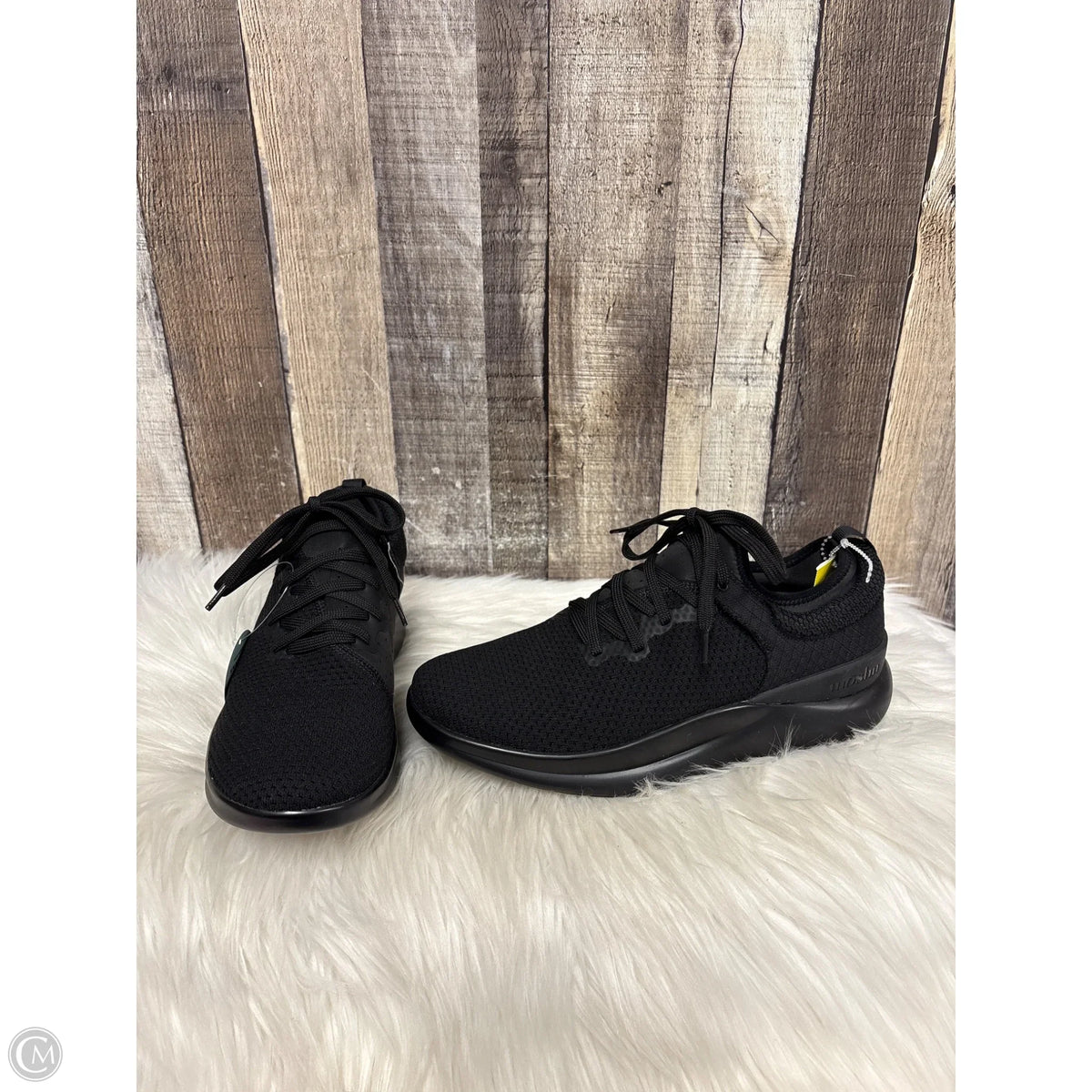 Shoes Athletic By Cmb In Black, Size: 9