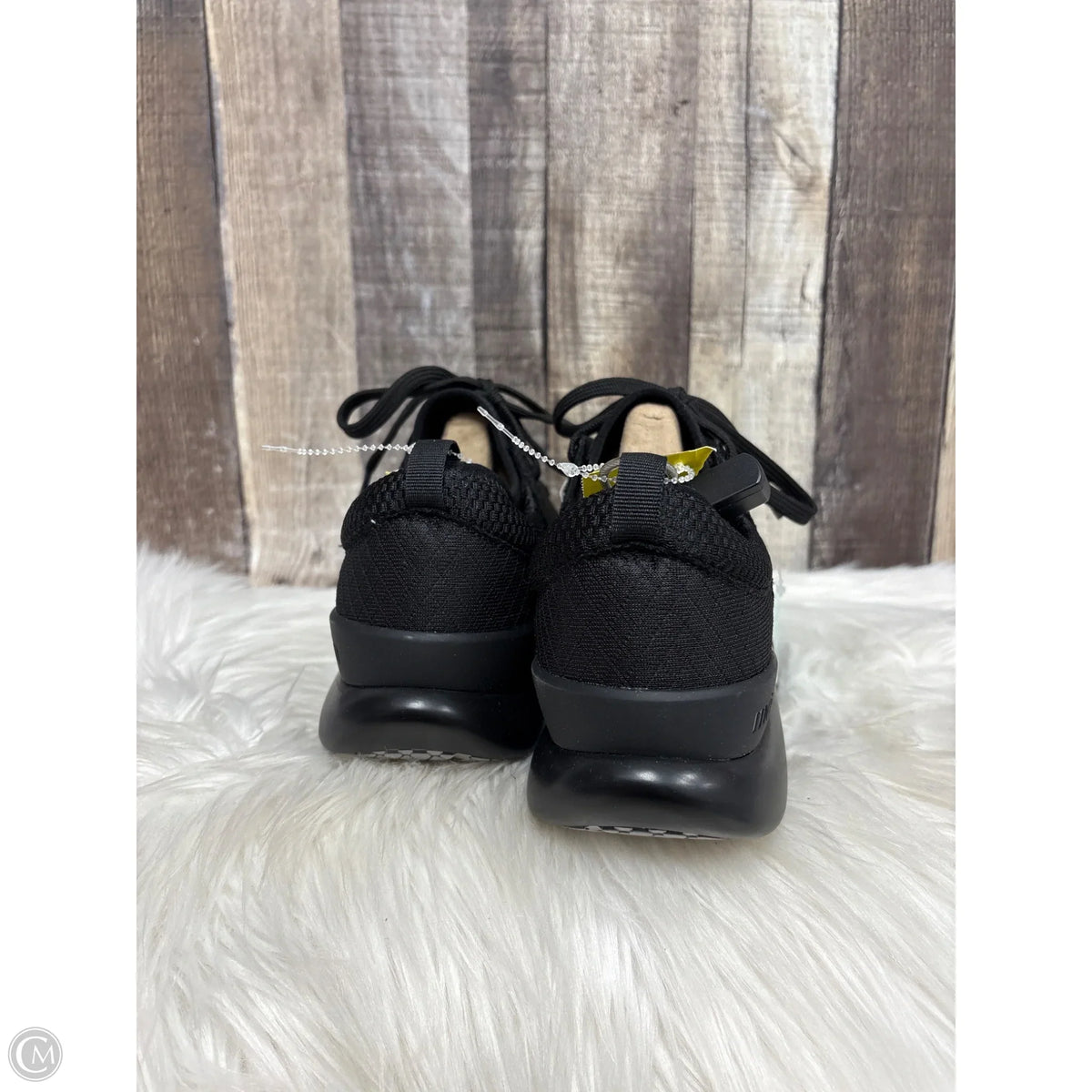 Shoes Athletic By Cmb In Black, Size: 9