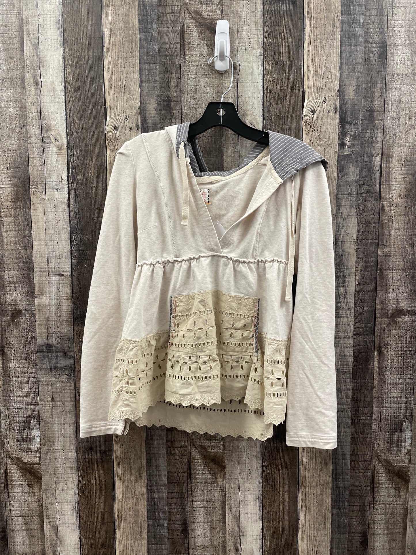 Top Long Sleeve By Free People In Tan, Size: M