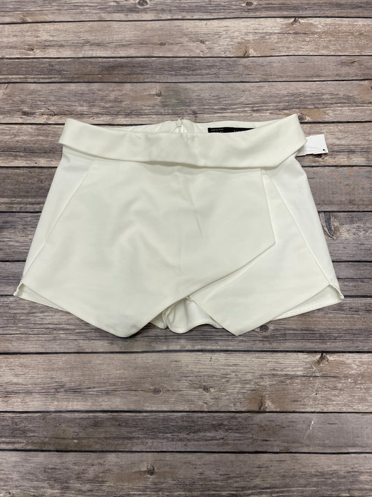 Shorts By Zara Basic In White, Size: Xs