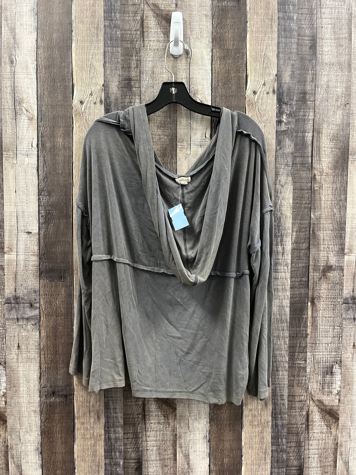 Top Long Sleeve By Pol In Grey, Size: M