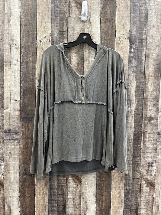 Top Long Sleeve By Pol In Grey, Size: M