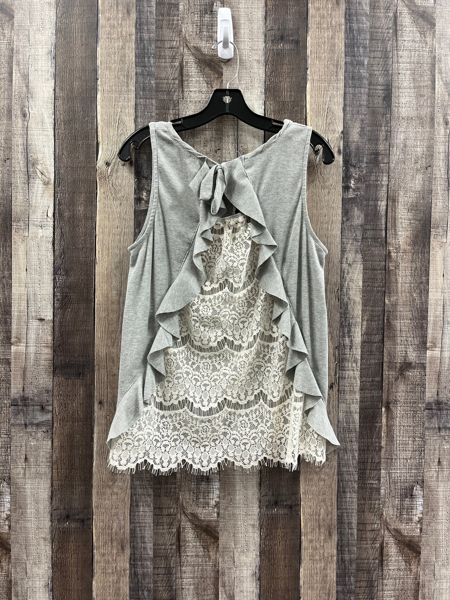 Top Sleeveless By Umgee In Grey, Size: M