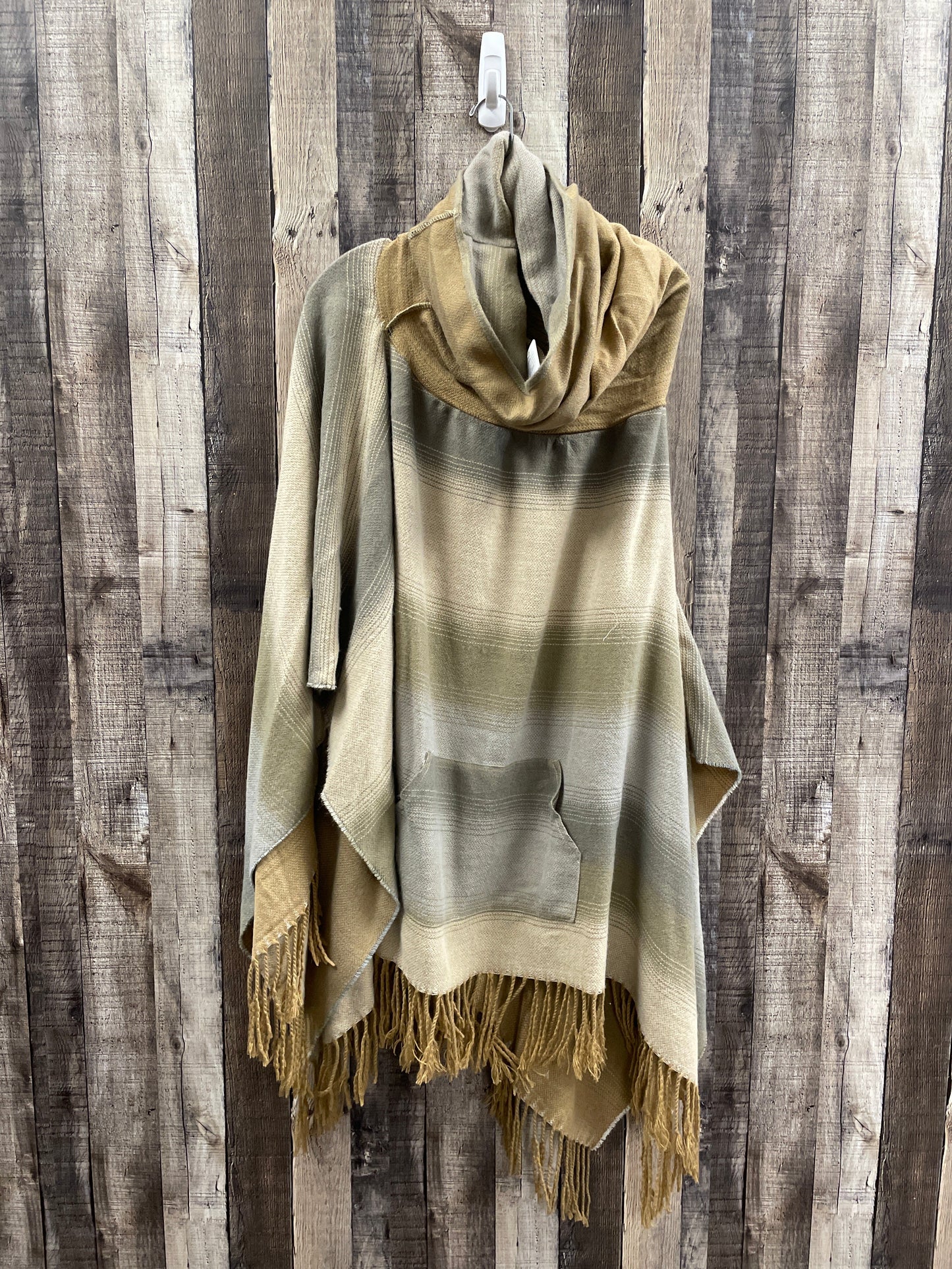 Poncho By Free People In Beige, Size: Osfm