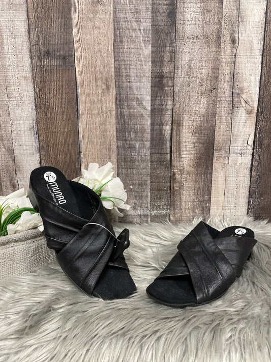 Sandals Heels Block By Munro In Black, Size: 7.5