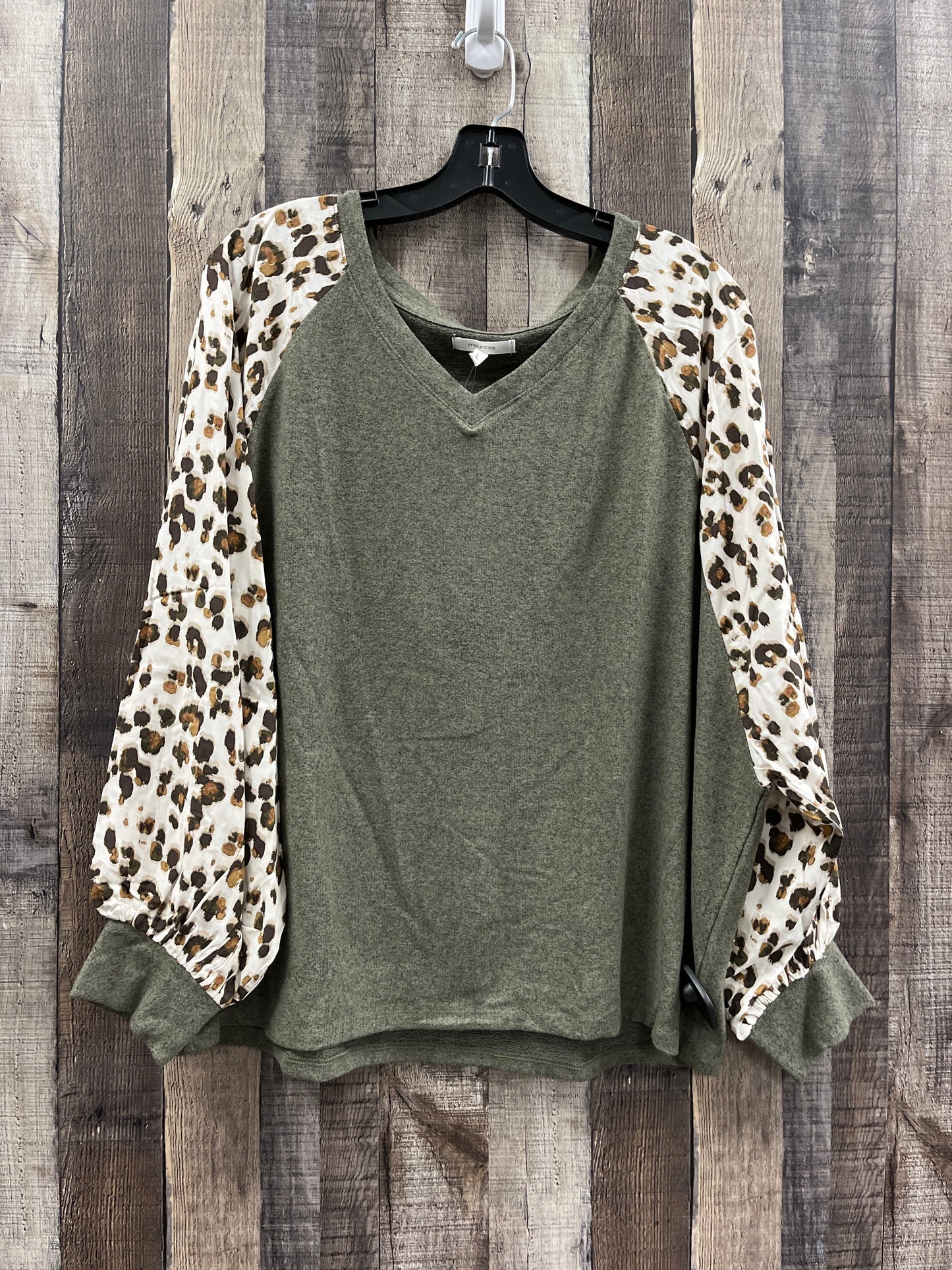 Top Long Sleeve By Maurices In Green, Size: L