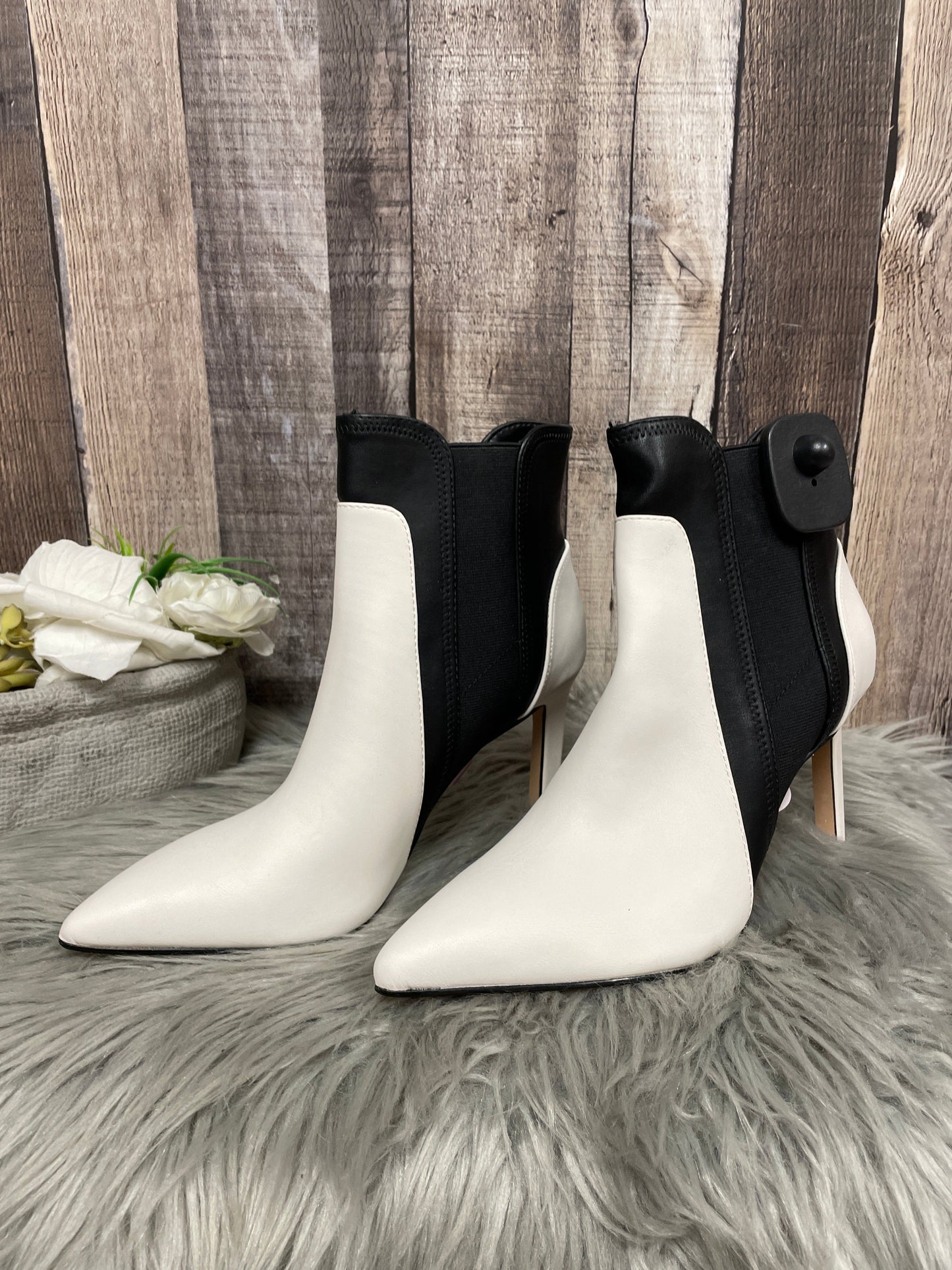 Boots Ankle Heels By New York And Co In Black & White, Size: 7