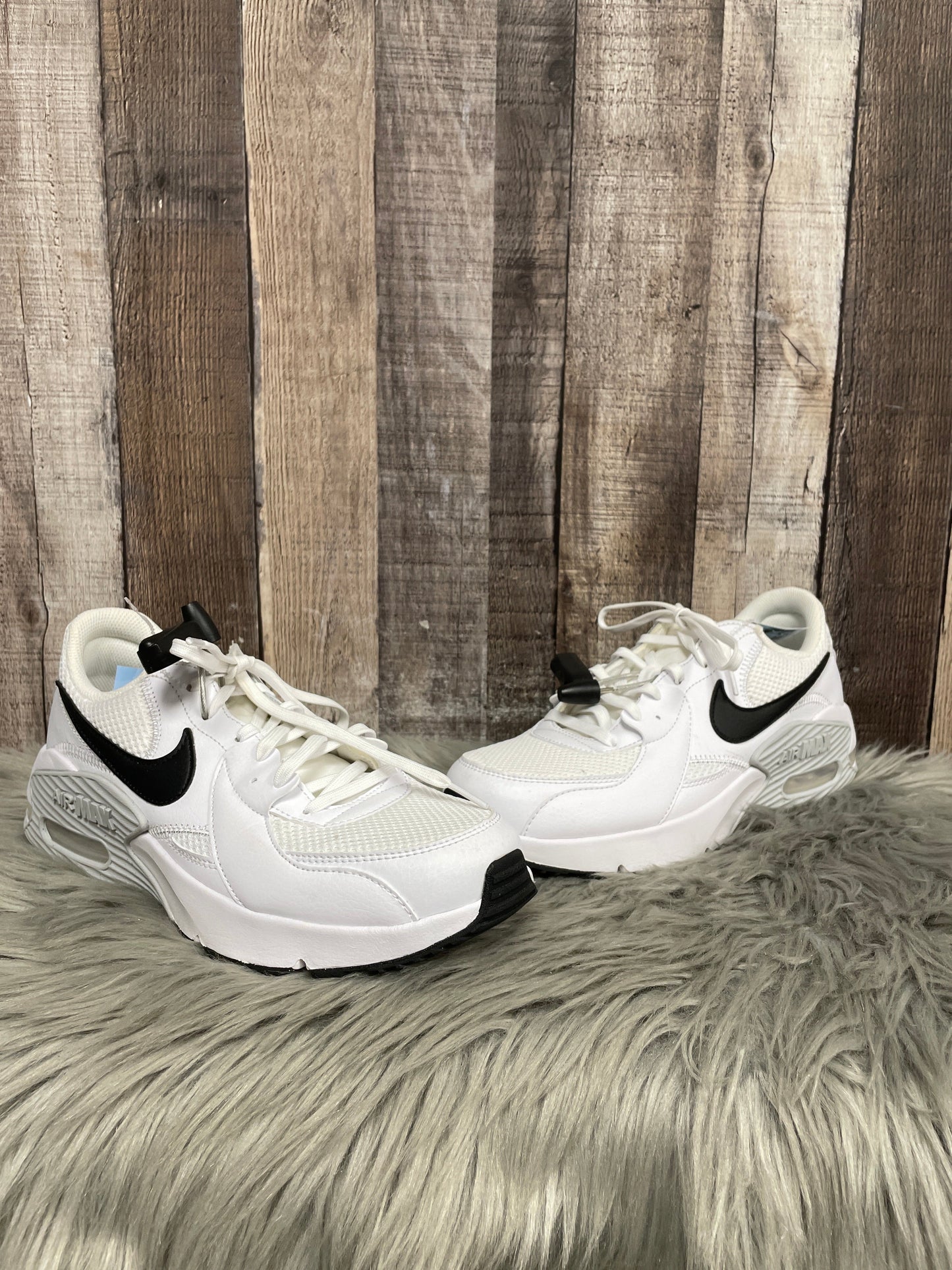 Shoes Athletic By Nike In White, Size: 10