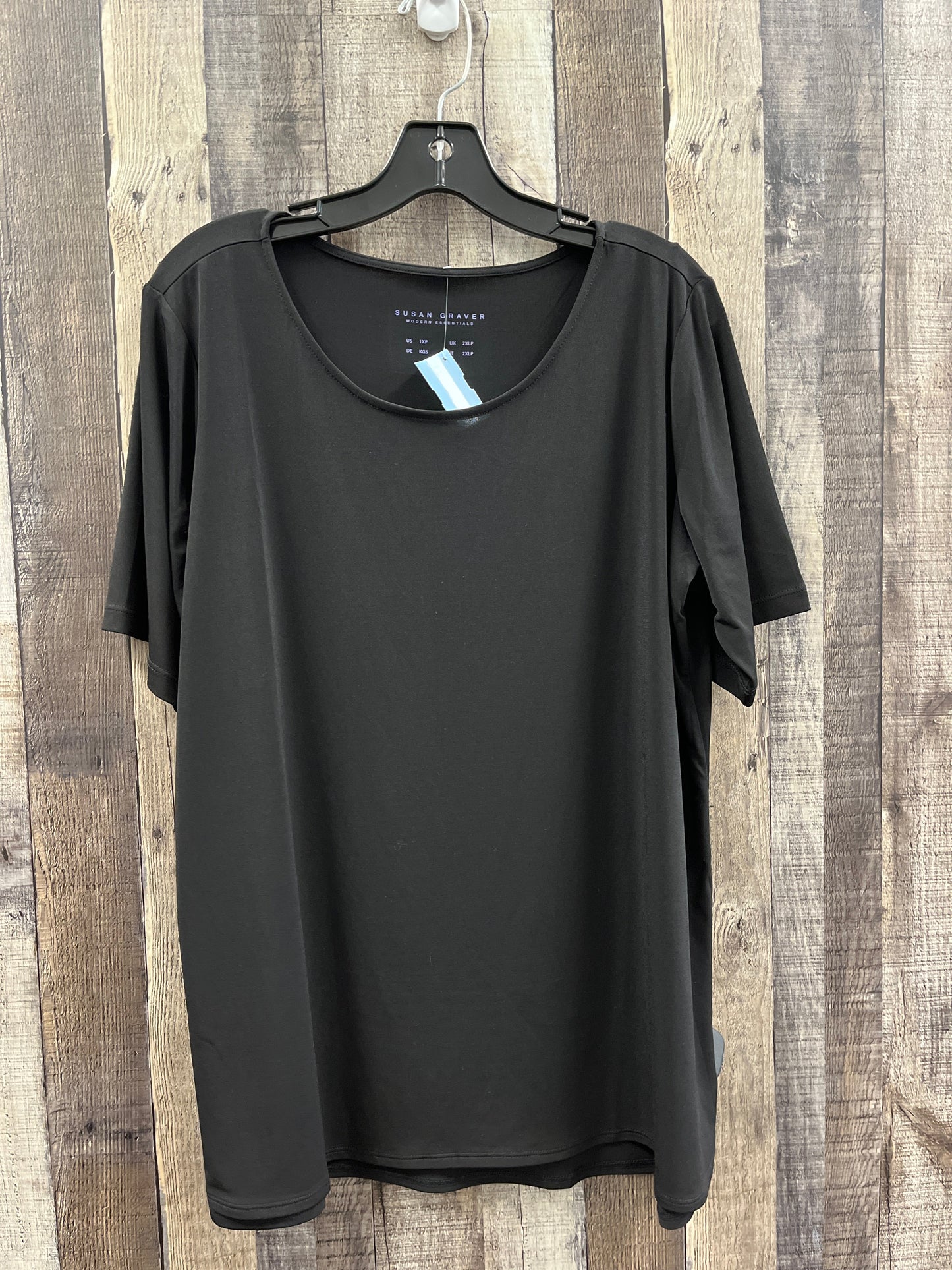 Top Short Sleeve By Susan Graver In Black, Size: 1x