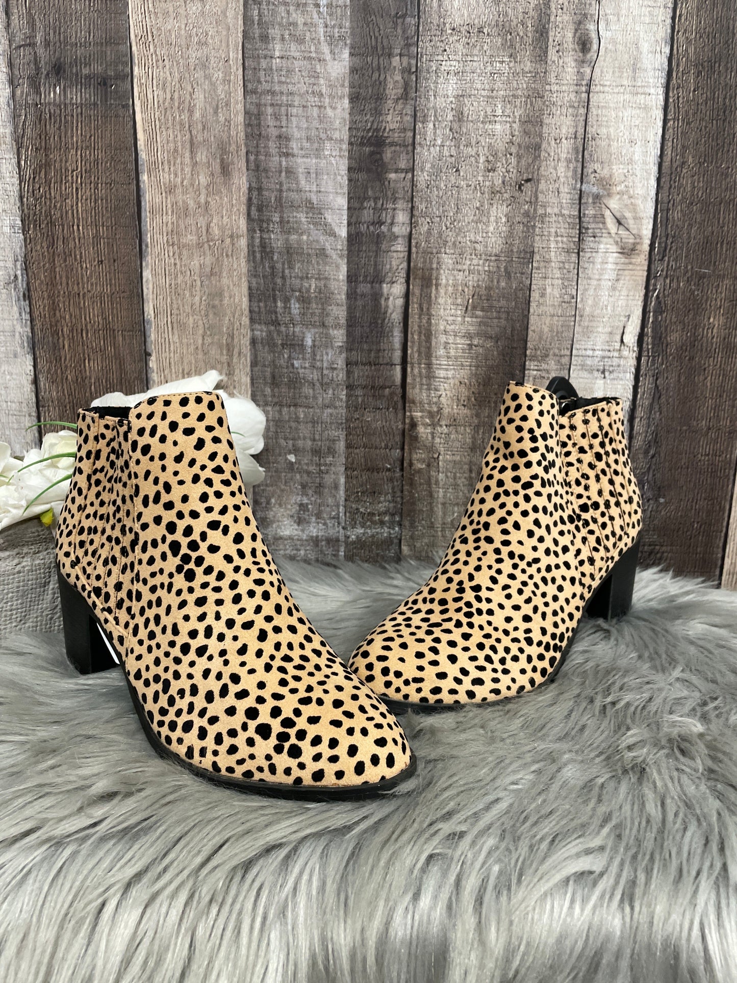 Boots Ankle Heels By Qupid In Animal Print, Size: 7