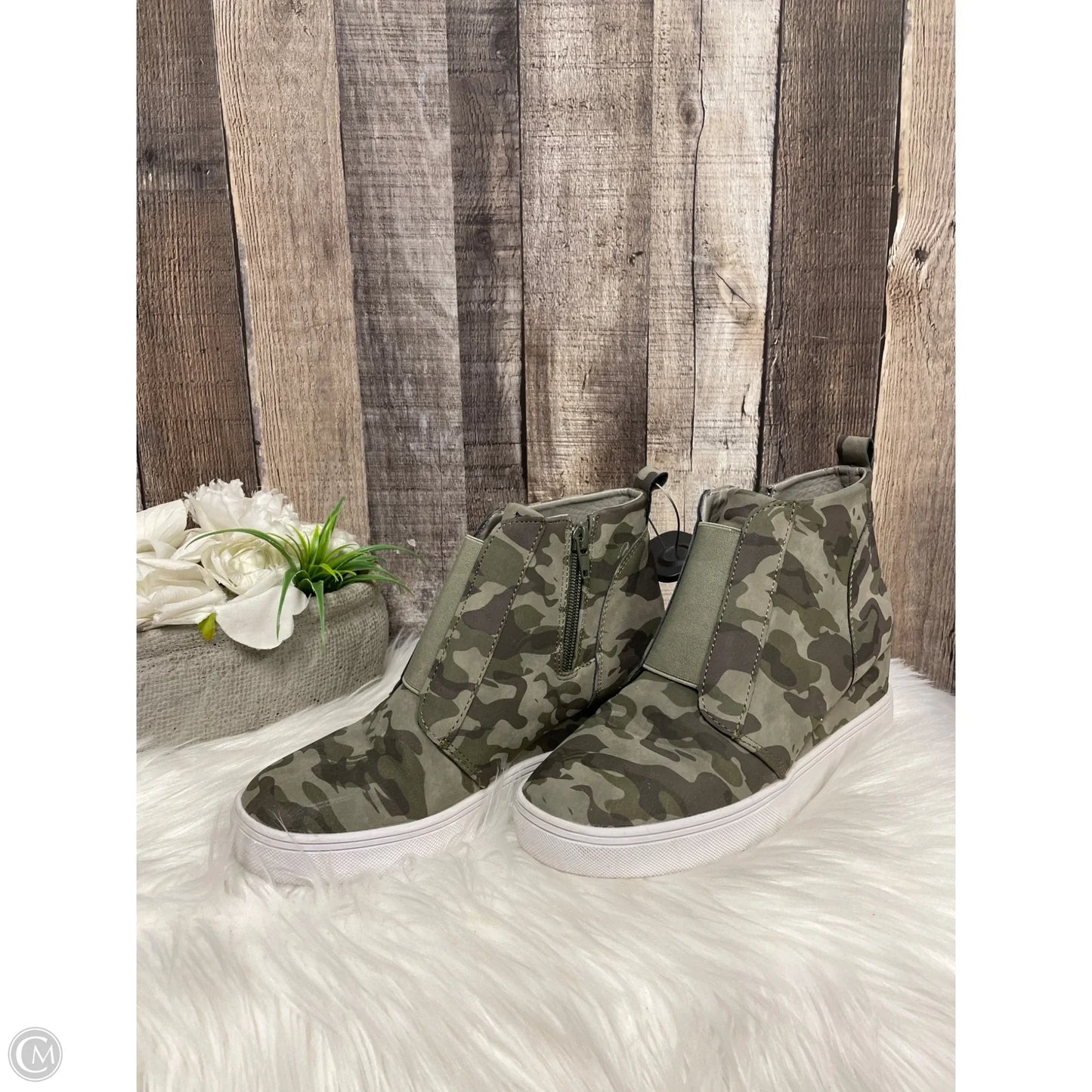 Boots Ankle Flats By Cme In Camouflage Print, Size: 8.5