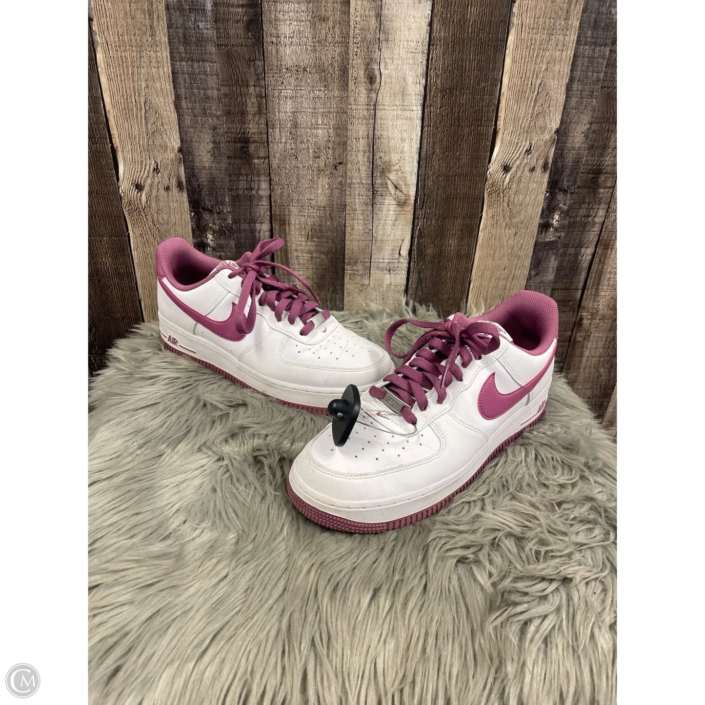 Shoes Athletic By Nike In Pink & White, Size: 9.5