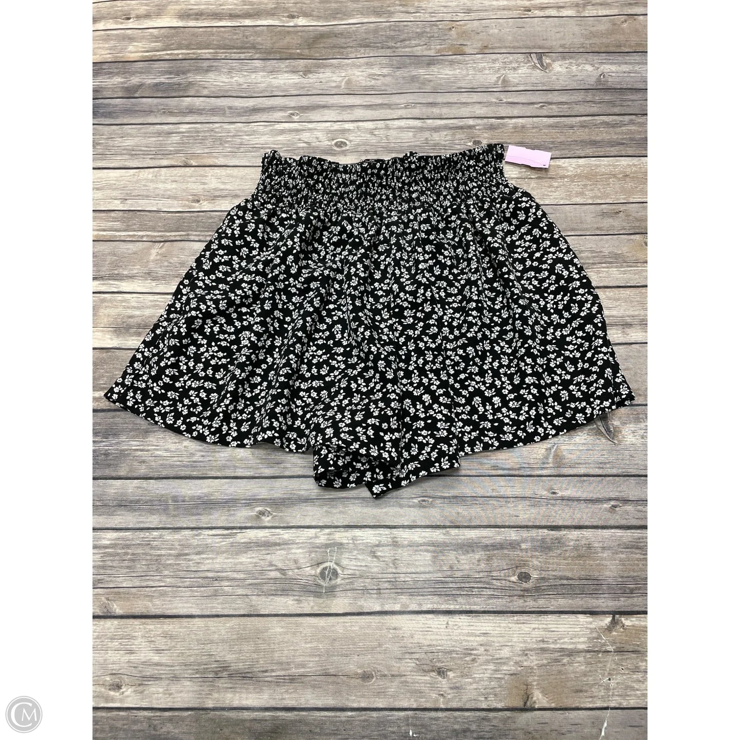 Shorts By Shein In Black & White, Size: L