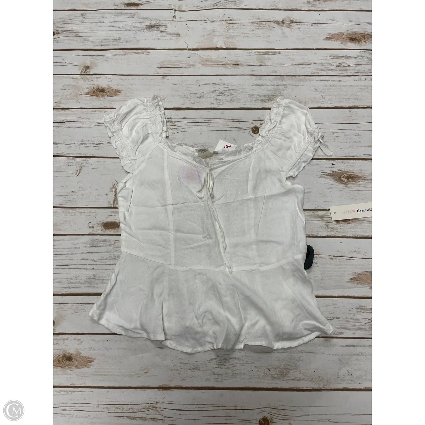 Top Sleeveless By Urban Romantics In White, Size: S