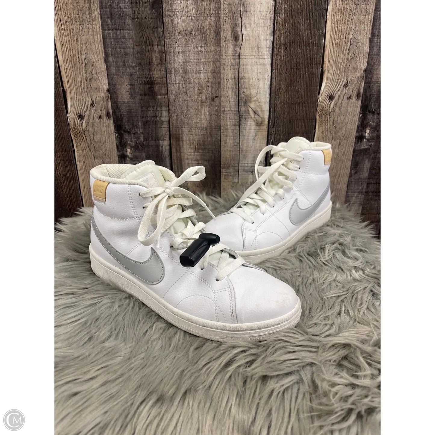 Shoes Athletic By Nike In White, Size: 9