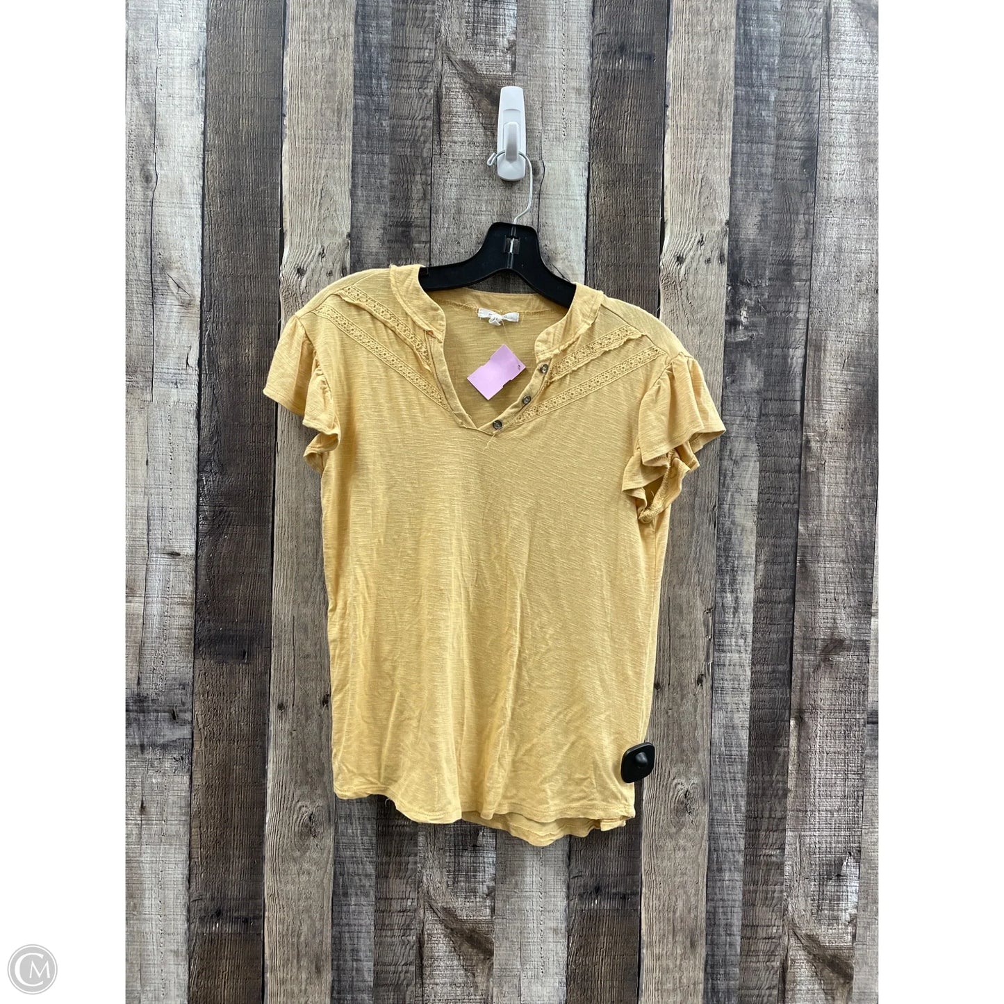 Top Short Sleeve By Maurices In Yellow, Size: Xs