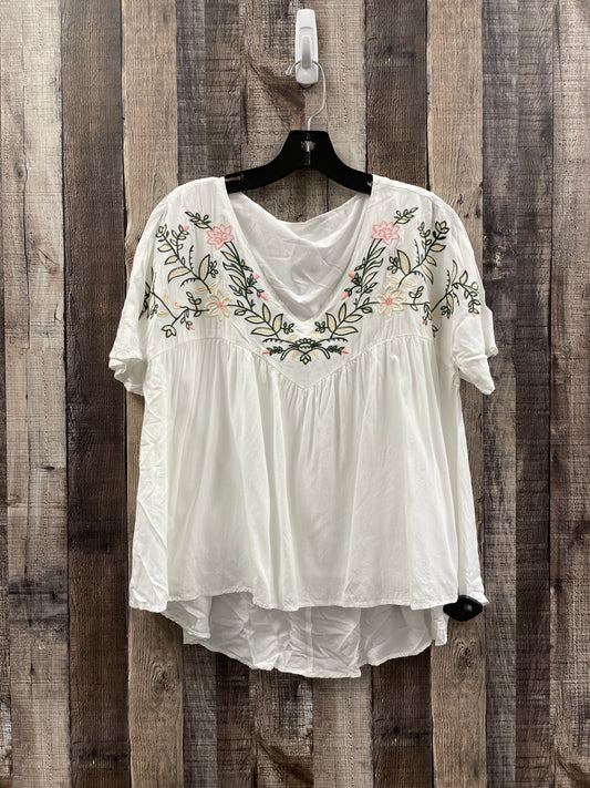 White Top Short Sleeve Cmf, Size M