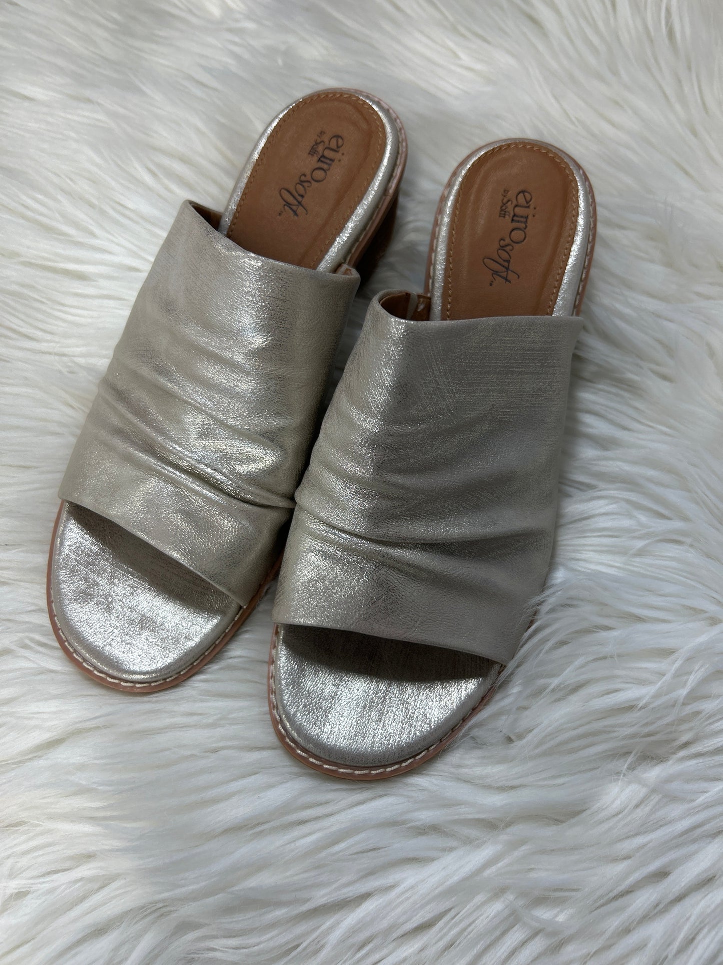 Sandals Heels Block By Clothes Mentor In Silver, Size:8.5