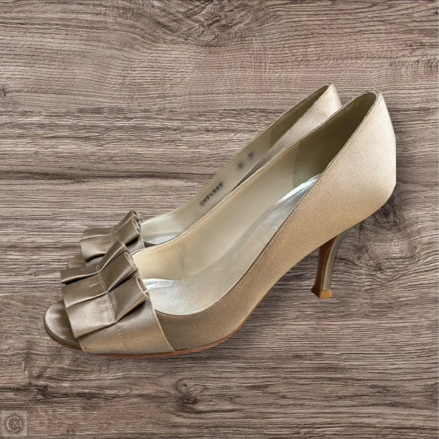 Shoes Designer By Stuart Weitzman In Taupe, Size: 8