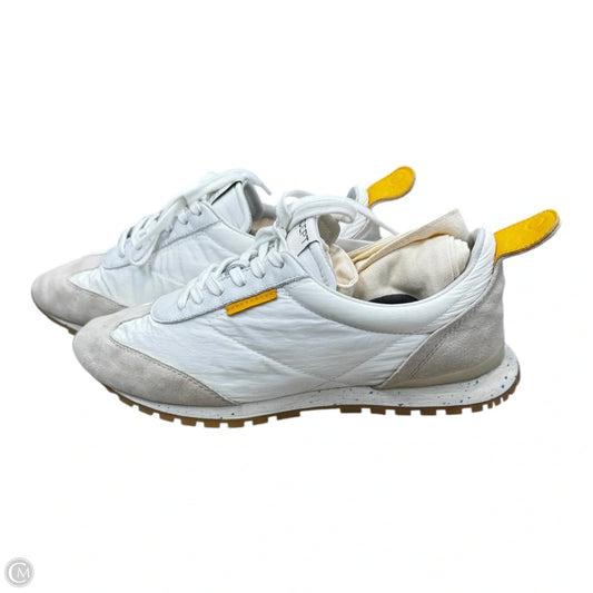 Shoes Sneakers By Cma In Tan & White, Size: 7