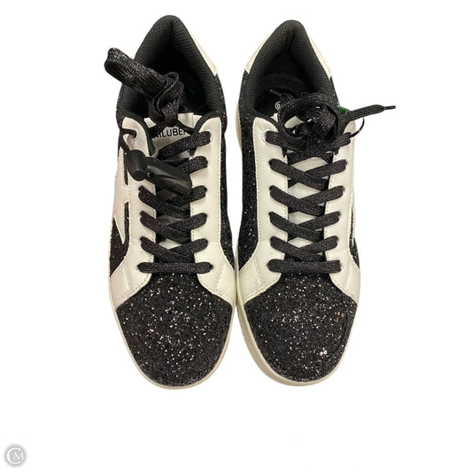 Shoes Sneakers By Clothes Mentor In Black & White, Size: 10