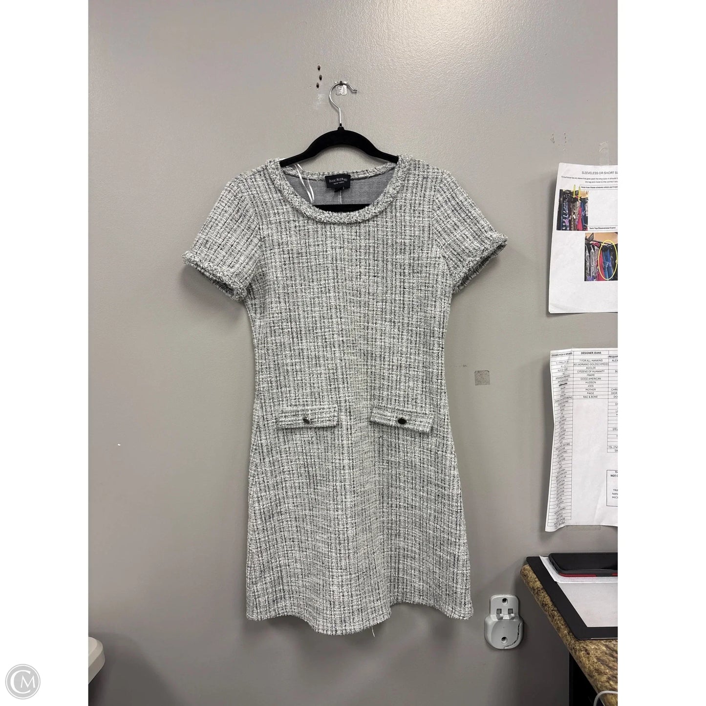 Dress Casual Short By Isaac Mizrahi In Green & White, Size: S