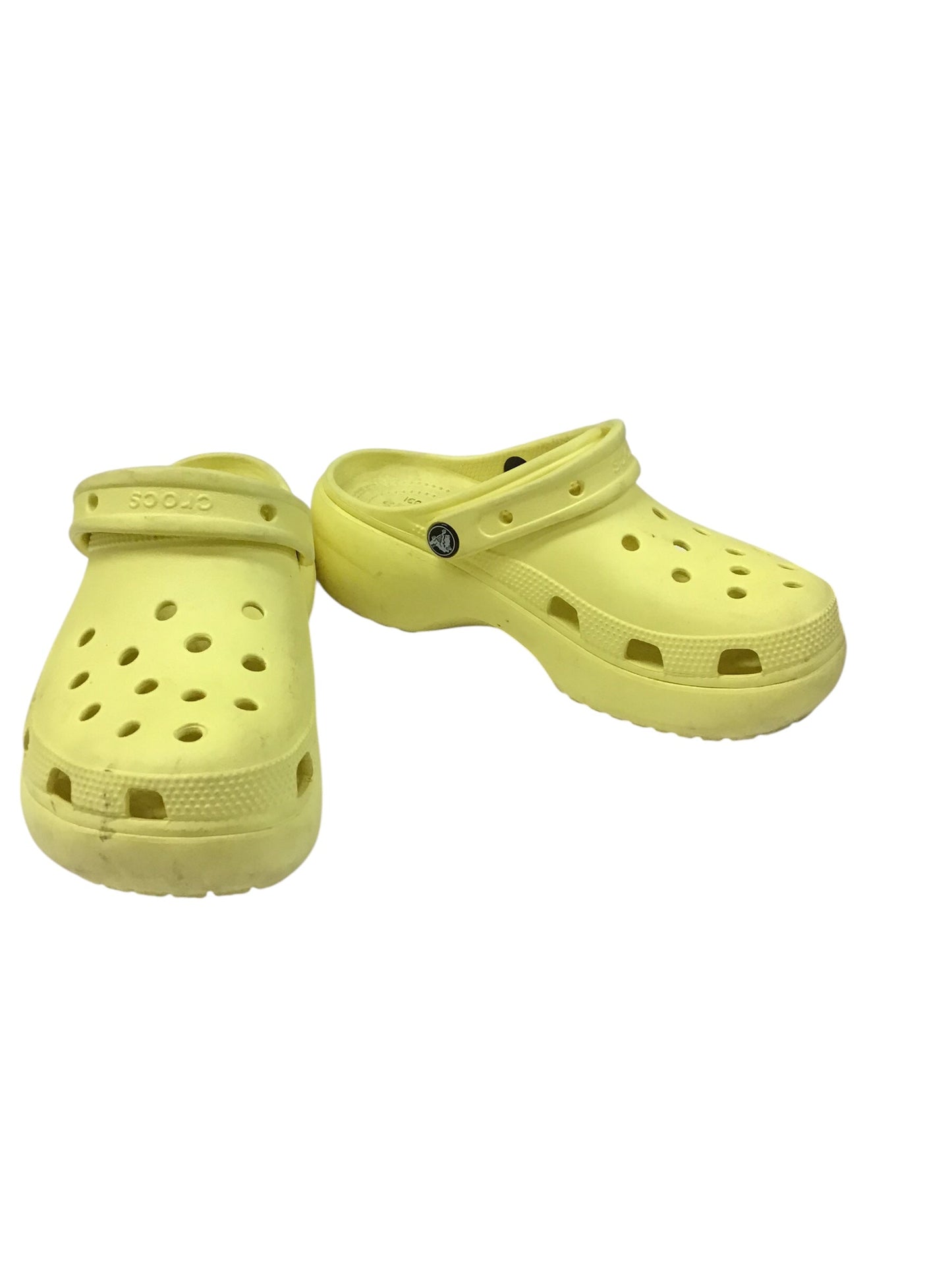 Shoes Flats By Crocs In Yellow, Size: 9