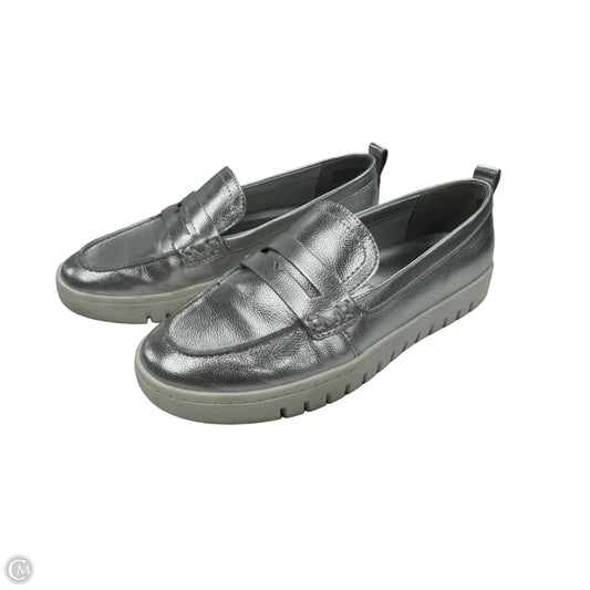 Shoes Flats By Anne Klein In Silver & White, Size: 7