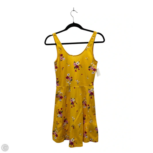 Dress Casual Short By Divided In Yellow, Size: 6