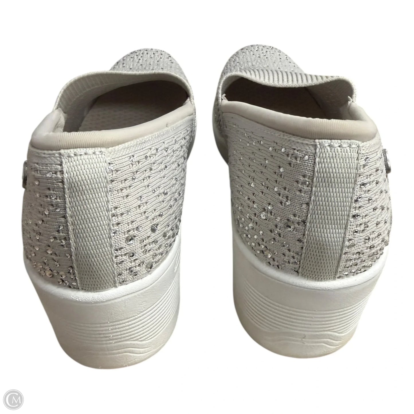 Shoes Sneakers By Skechers In Grey & Silver, Size: 9.5