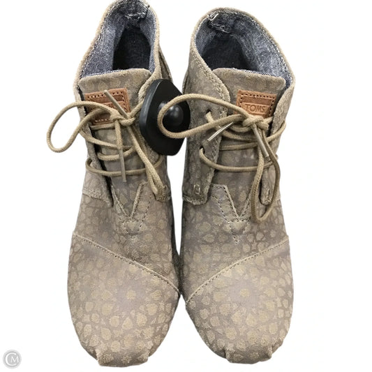 Shoes Heels Wedge By Toms In Grey & Tan, Size: 8