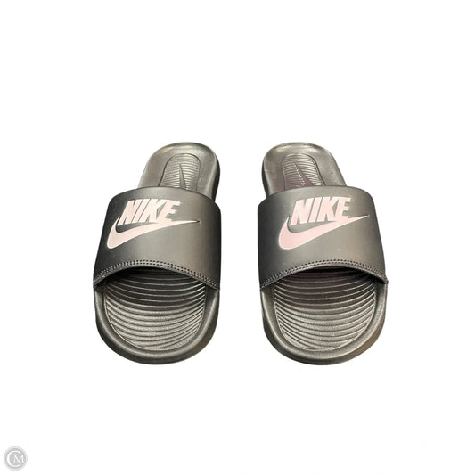 Sandals Flip Flops By Nike In Black, Size: 6
