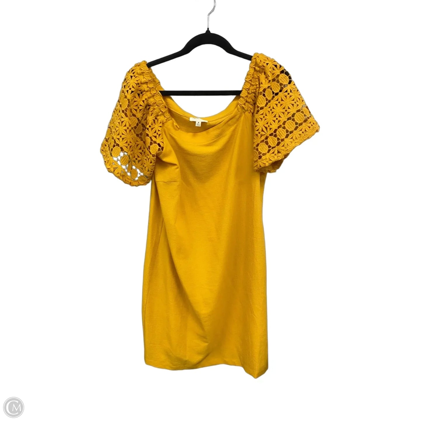 Dress Casual Short By Clothes Mentor In Gold, Size: M