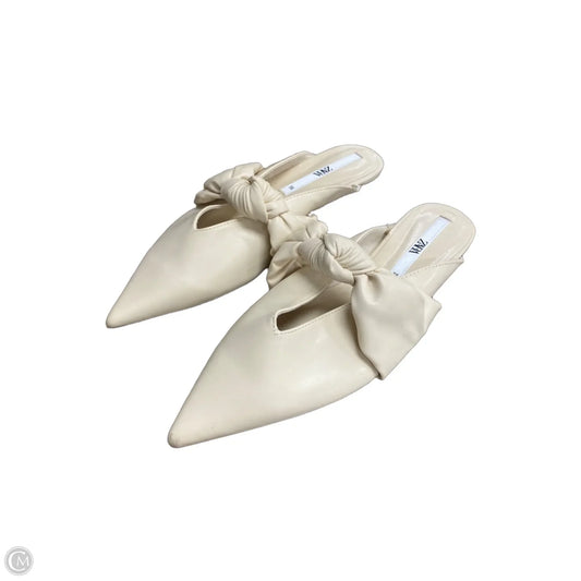 Shoes Flats By Zara In Cream, Size: 5.5