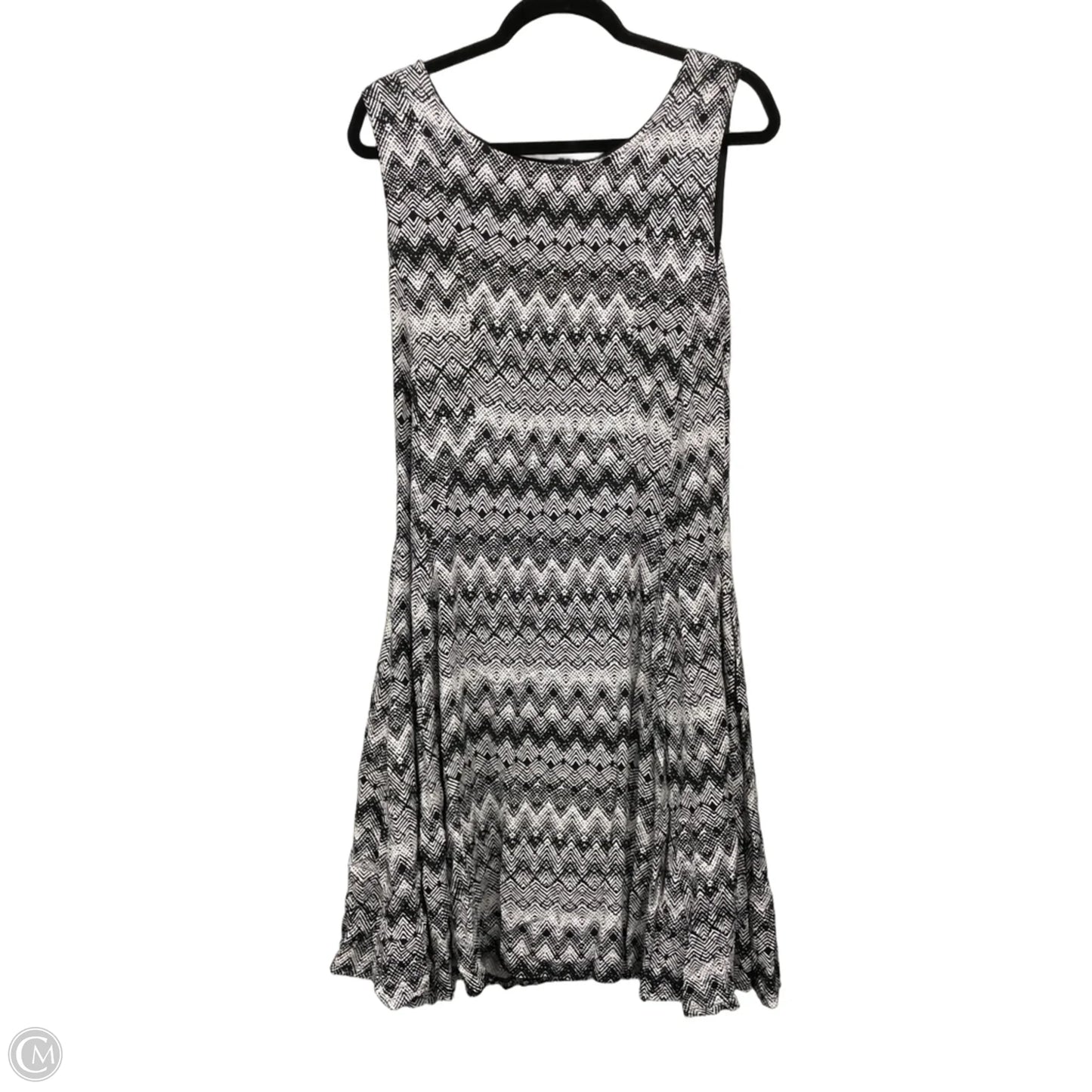 Dress Casual Midi By Clothes Mentor In Black & White, Size: 1x