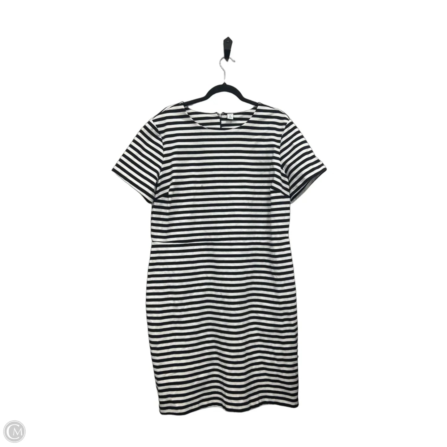 Dress Casual Short By Old Navy In Black & White, Size: Xxl