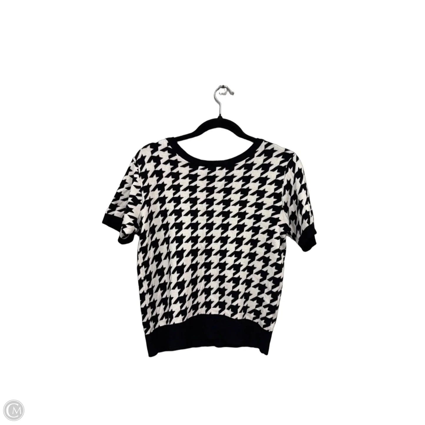 Sweater Short Sleeve By Clothes Mentor In Black & White, Size: M