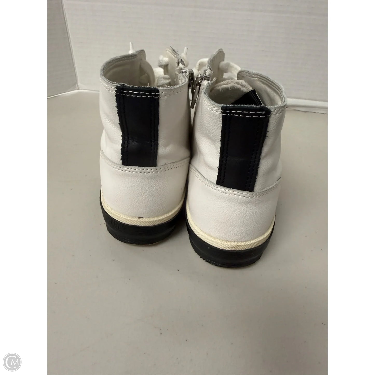 Shoes Sneakers By Dolce Vita In Black & White, Size: 8