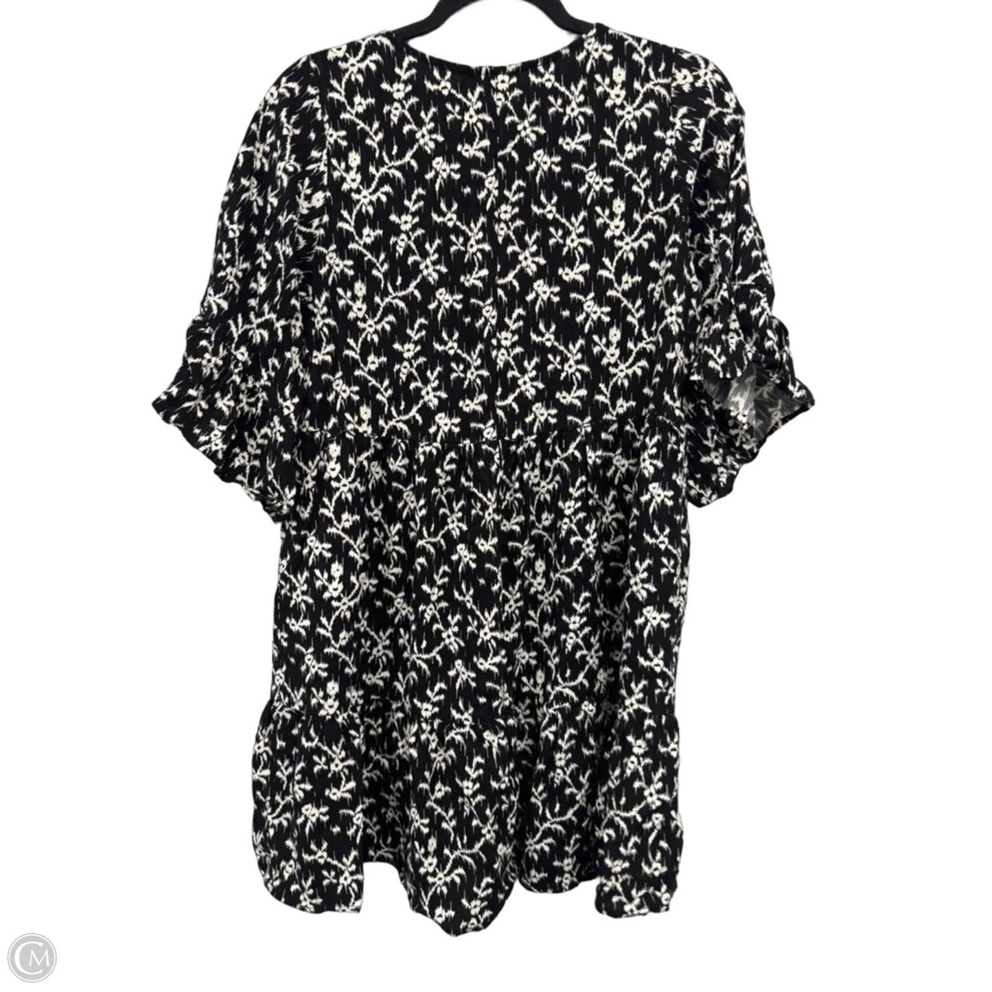Dress Casual Short By Universal Thread In Black & Cream, Size: S