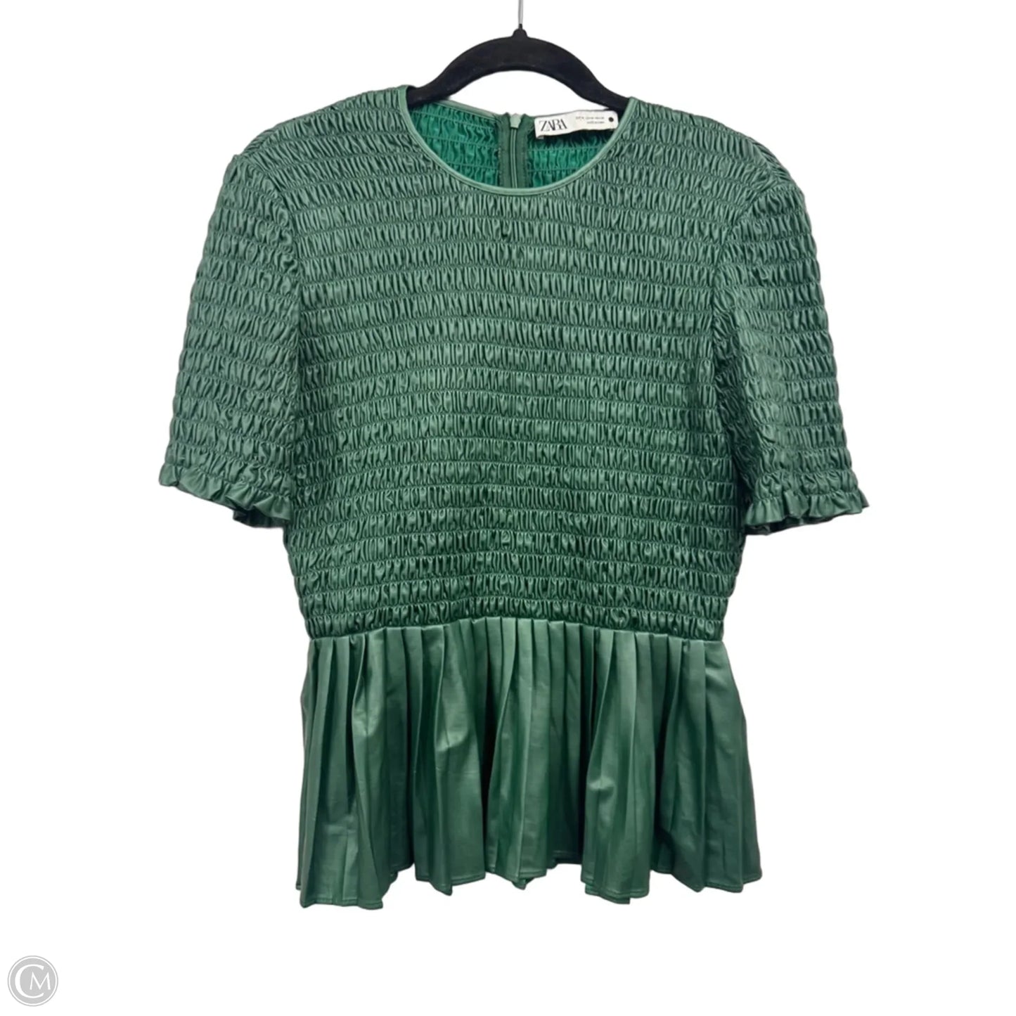 Top Short Sleeve By Zara In Green, Size: M